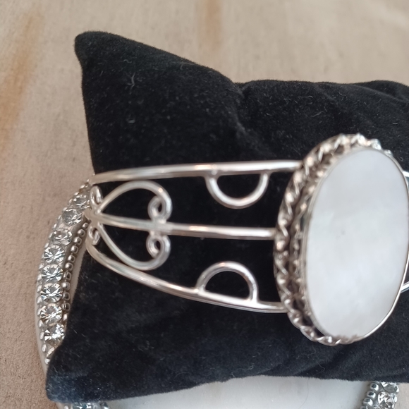 Mother of Pearl Silver Scrolled Cuff Bangle Bracelet - Picture 2 of 7